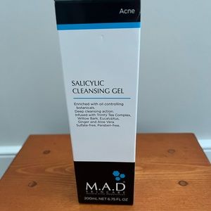 M.A.D SALICYLIC CLEANSING GEL